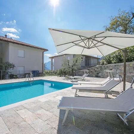 Sleeps 6 Pool Air Con Apartman Ossuccio
